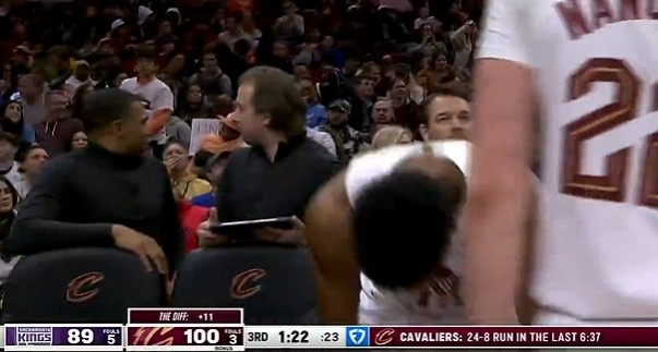 星空体育下载-乘胜追击！亨特三分命中 骑士6分钟打出24-8高潮再获两位数优势